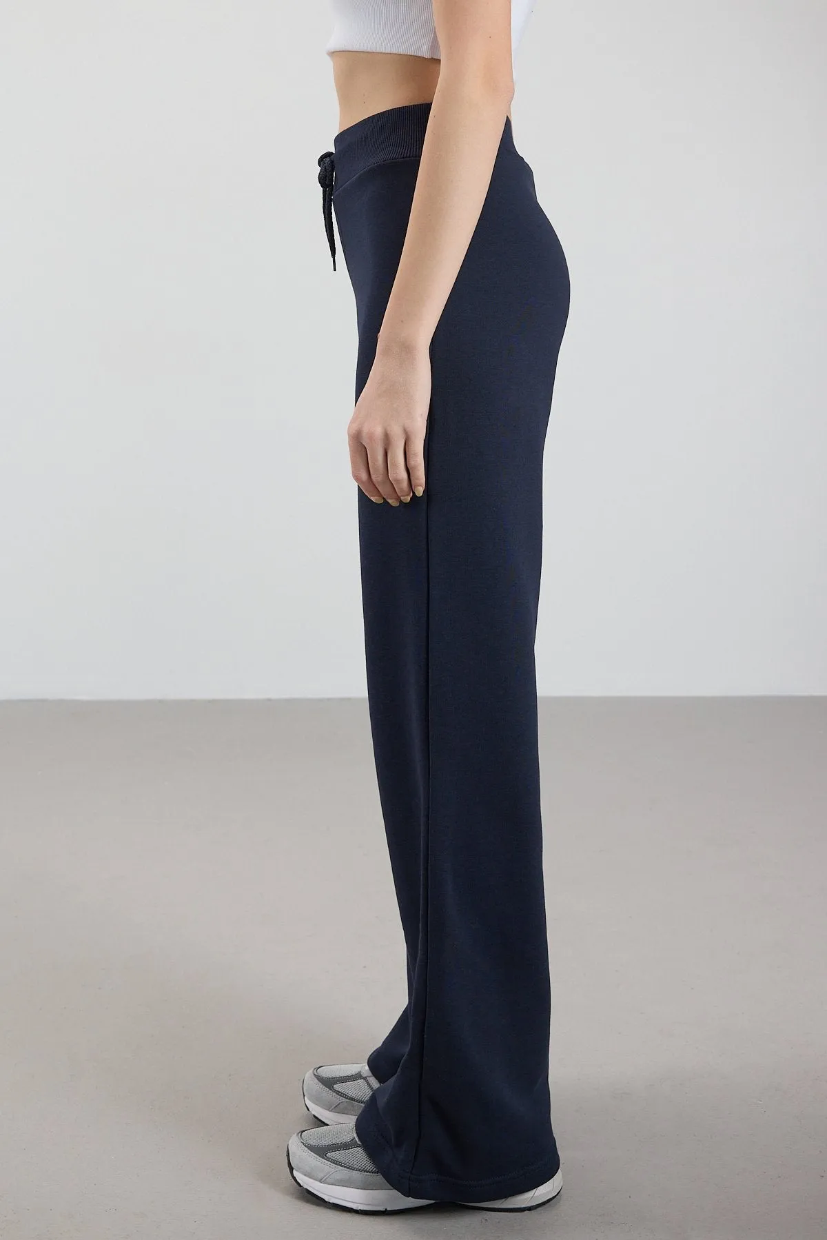Elastic Waist Wide Leg Sweatpants