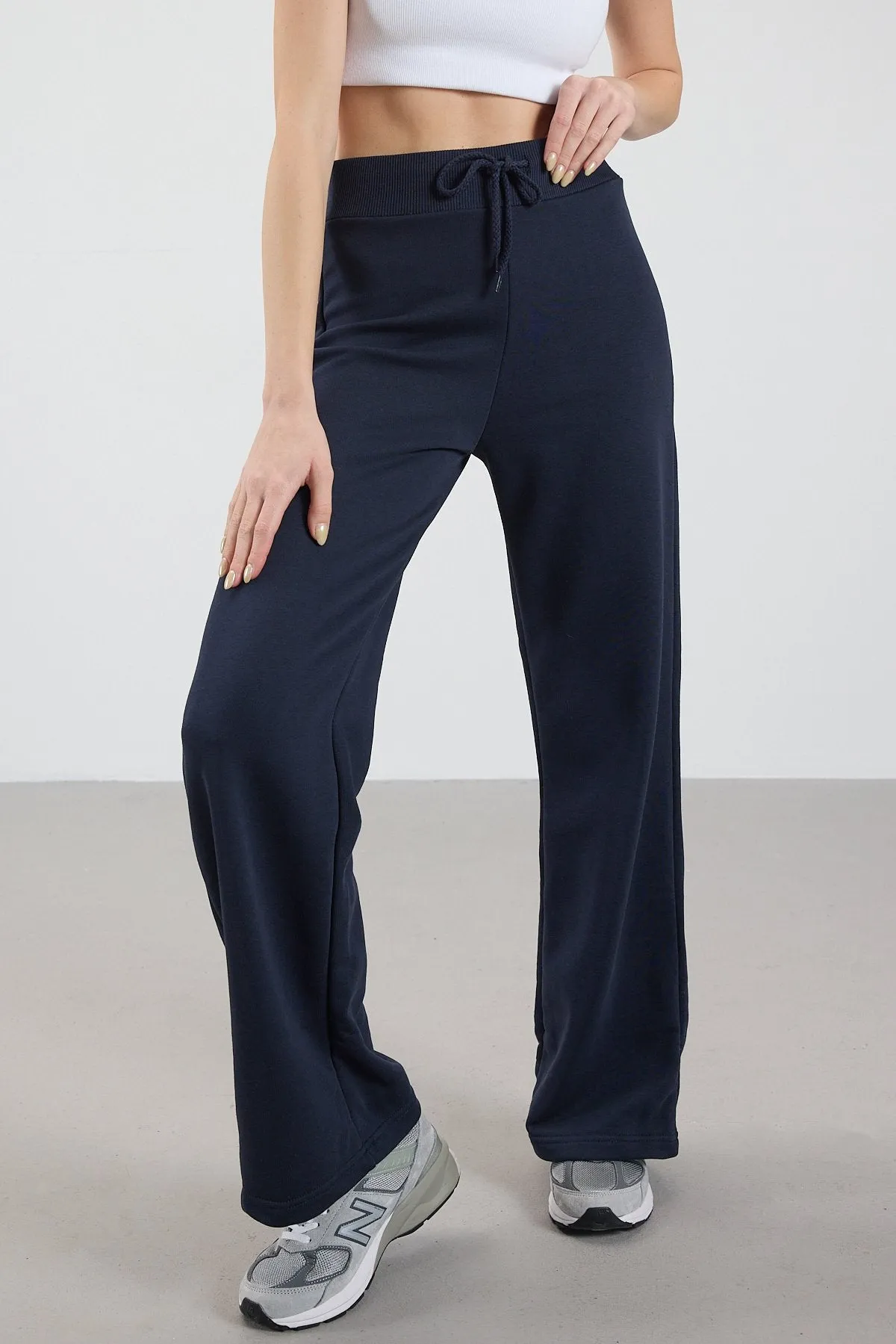 Elastic Waist Wide Leg Sweatpants