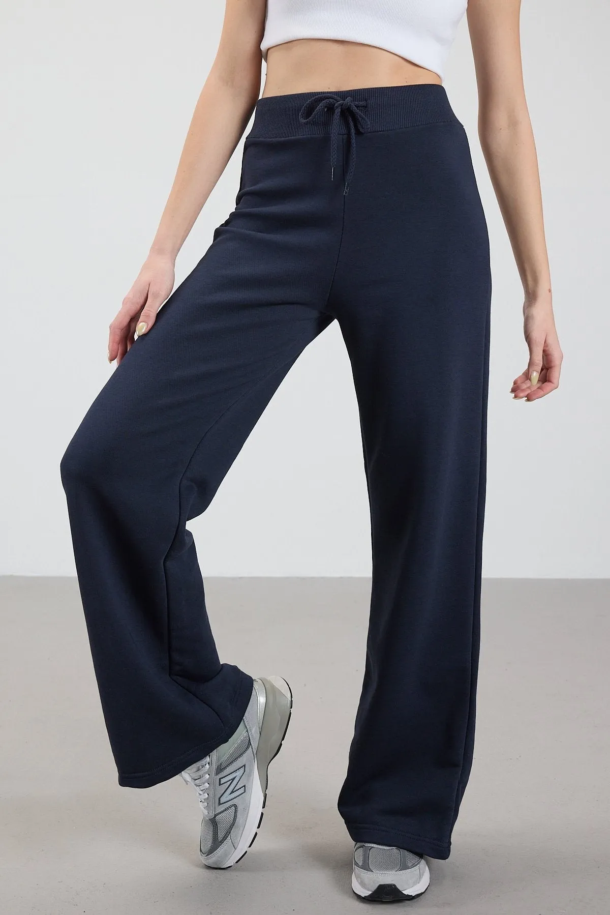 Elastic Waist Wide Leg Sweatpants