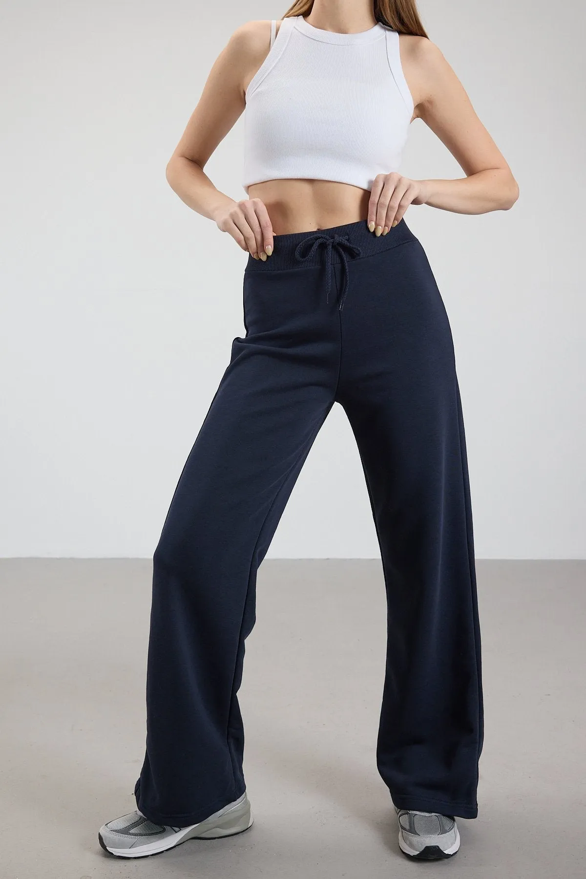 Elastic Waist Wide Leg Sweatpants