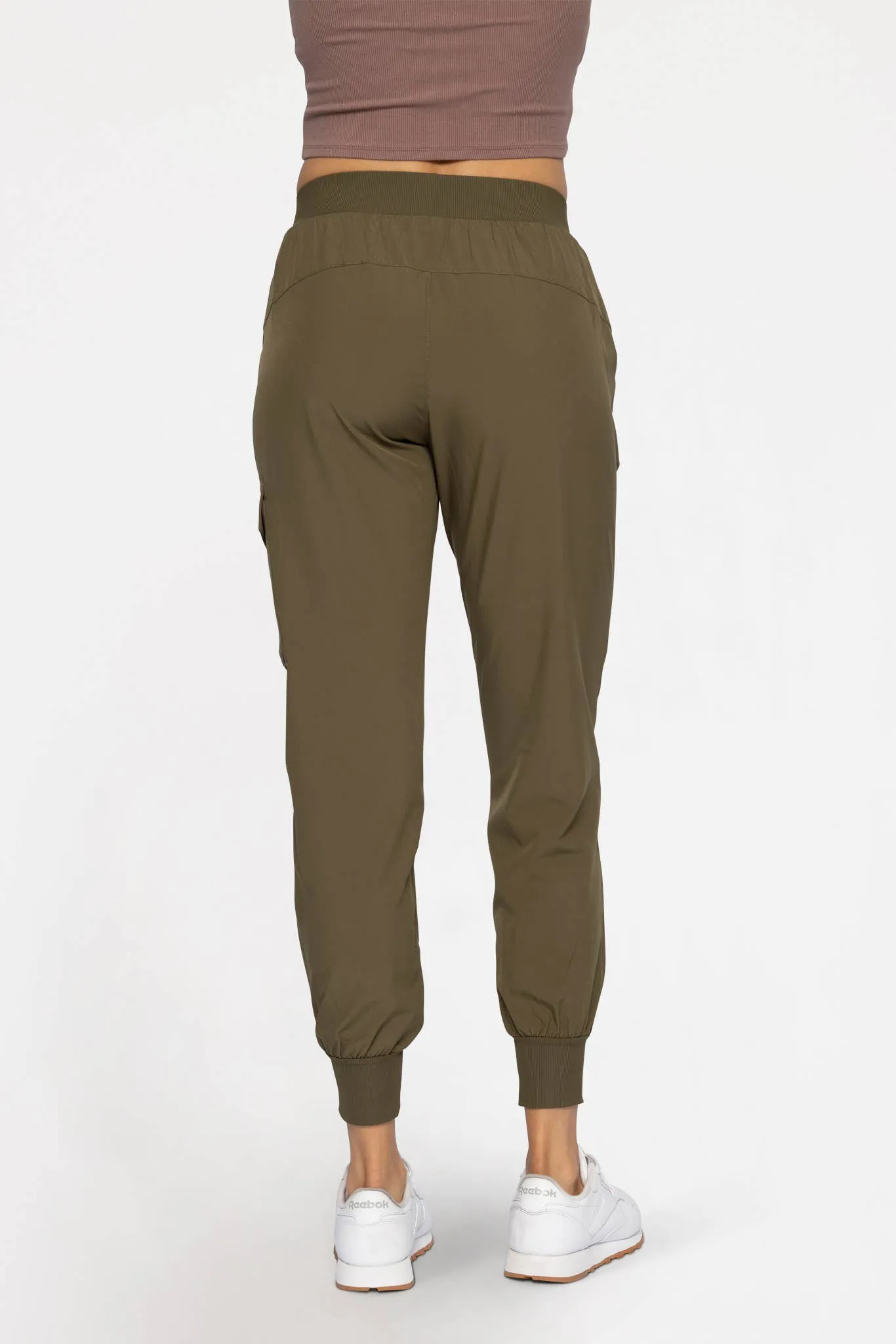 High-Waisted Capri Active Joggers with Pockets - Size Inclusive