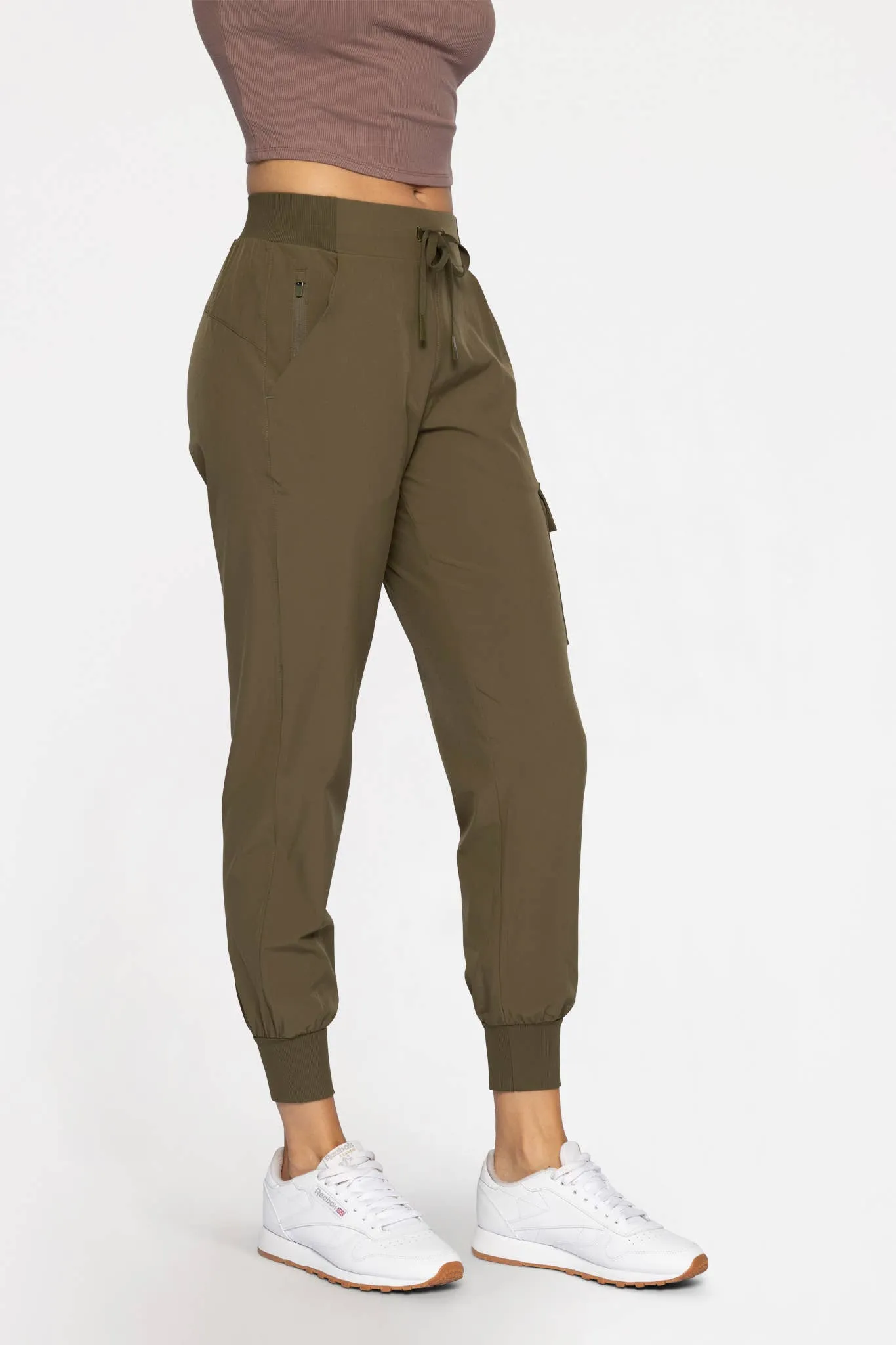 High-Waisted Capri Active Joggers with Pockets - Size Inclusive