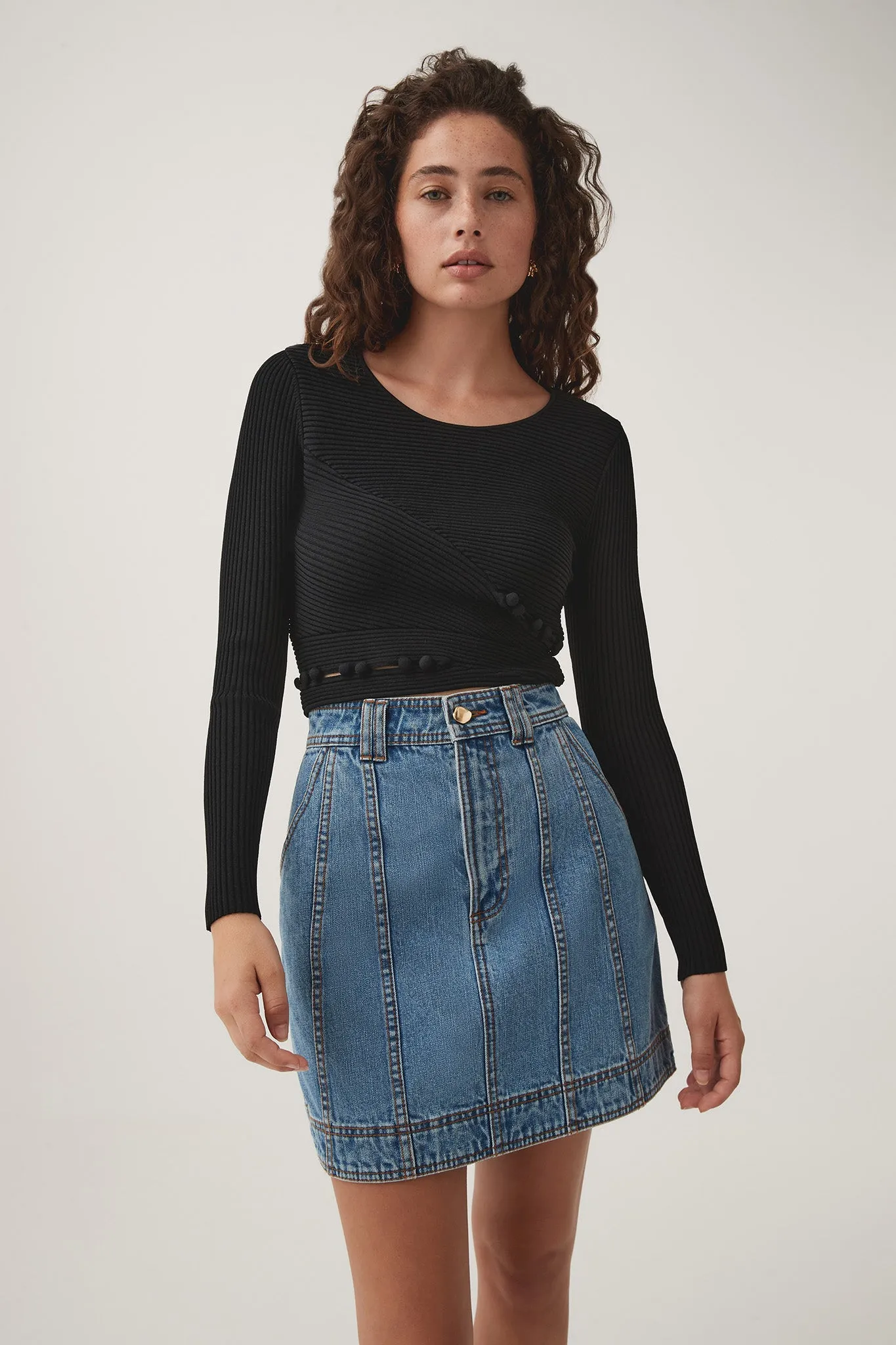 Resolute Button Detail Top