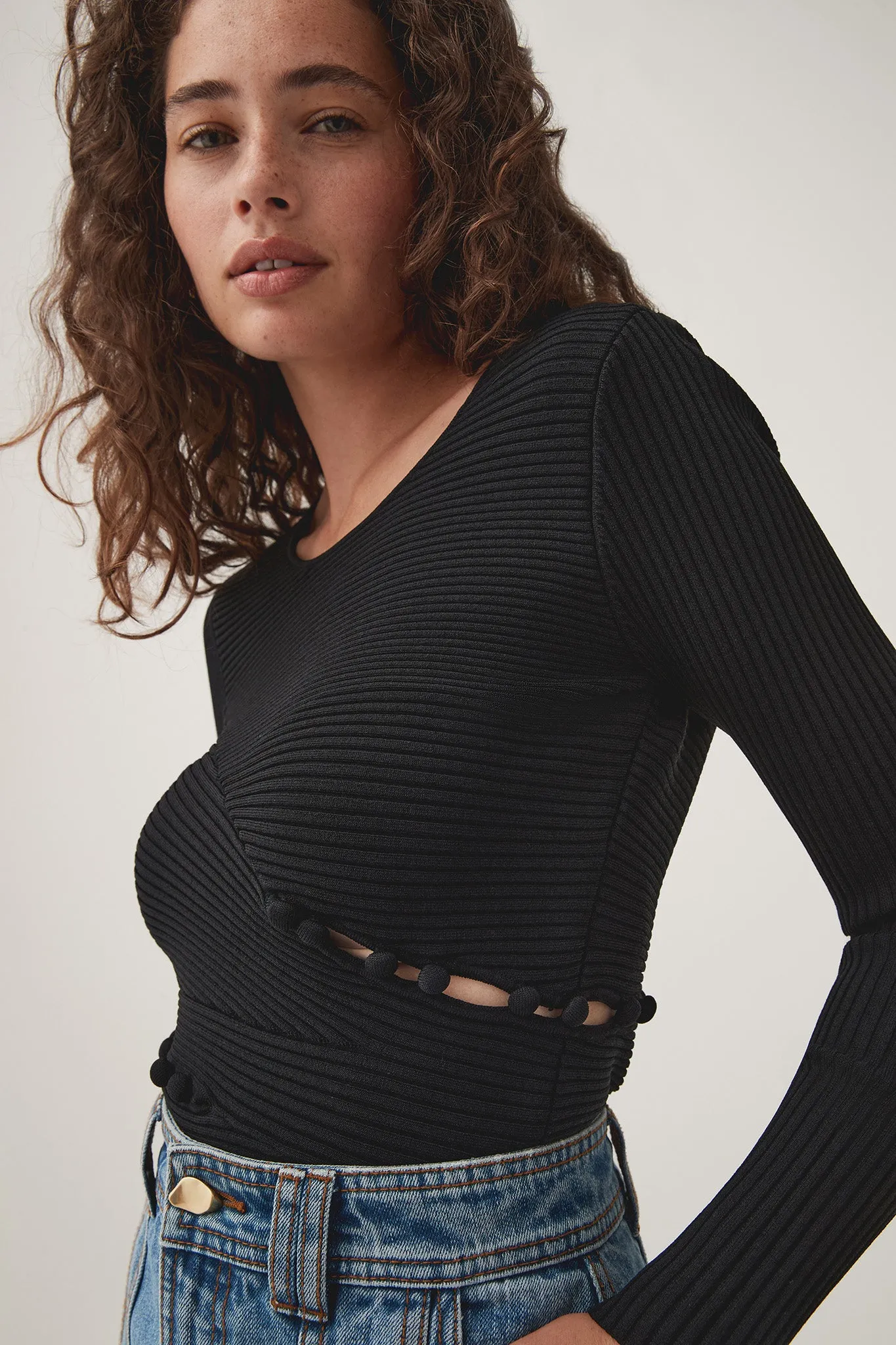 Resolute Button Detail Top