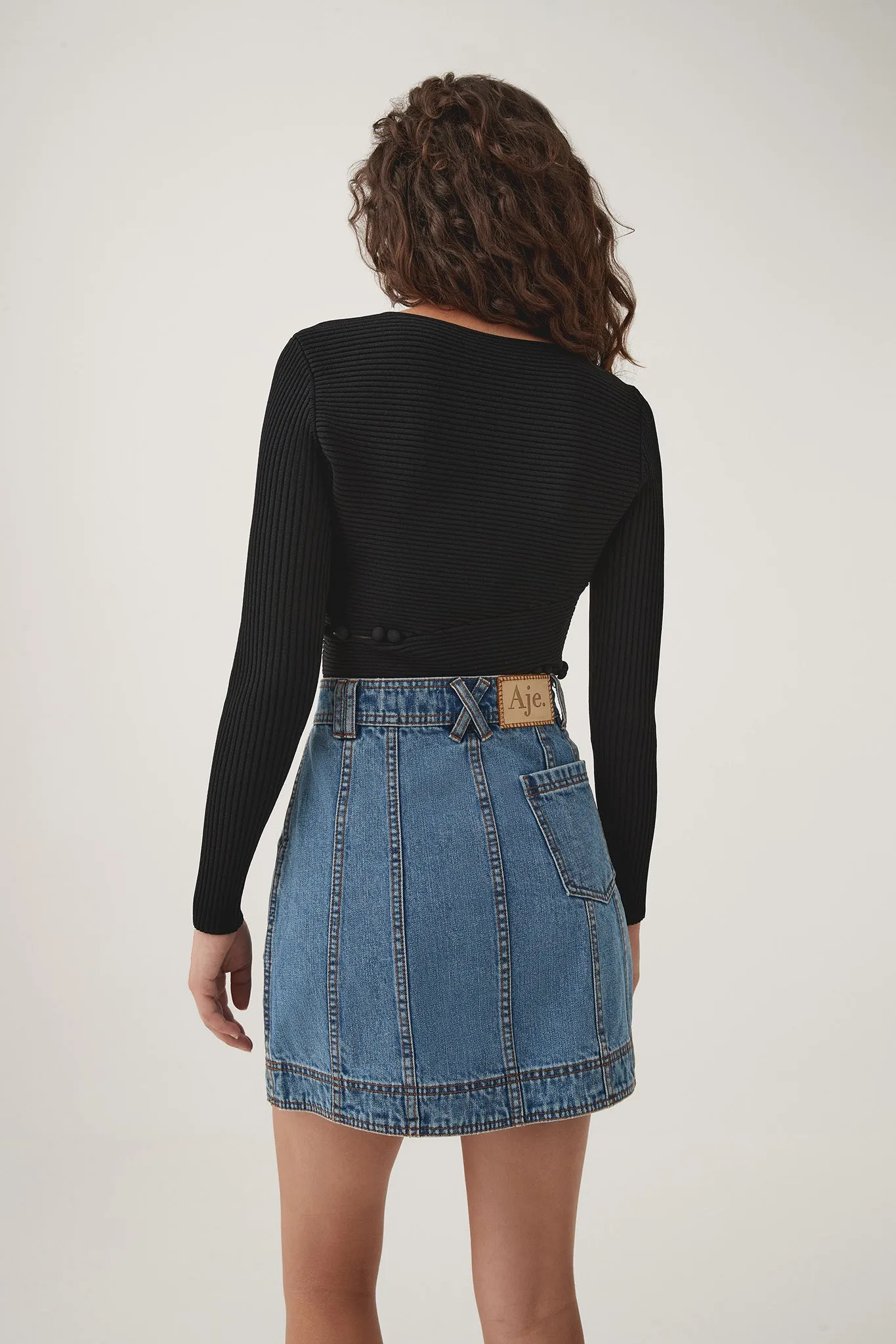 Resolute Button Detail Top